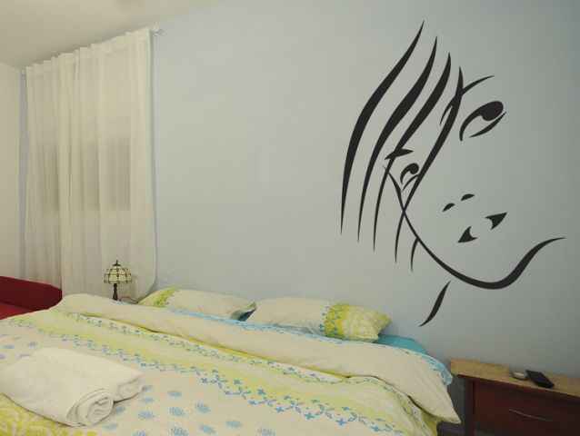 Delicate face | Wall sticker