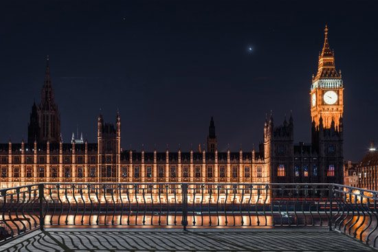 Balcony with view of London