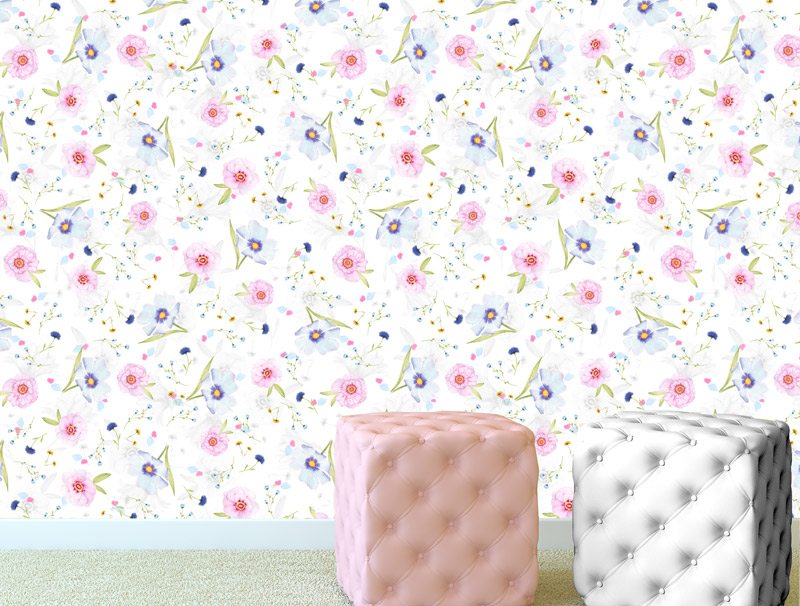 Floral wallpaper in shades of pink and blue