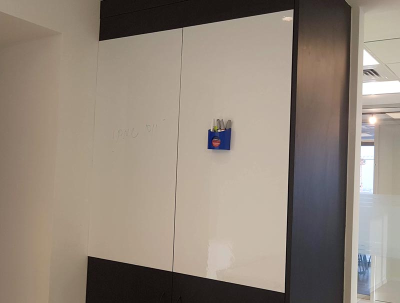 Wallpaper - An erasable magnetic board